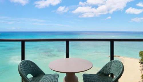 Club Ocean Front 1 King Bed