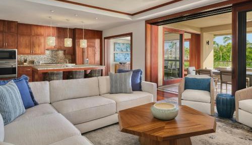 Three-Bedroom Grand Den Suite with Ocean View
