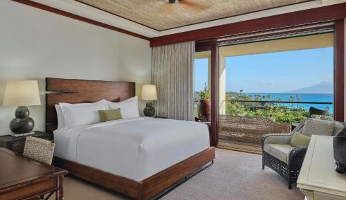 Three-Bedroom Ilima Penthouse Suite with Ocean View