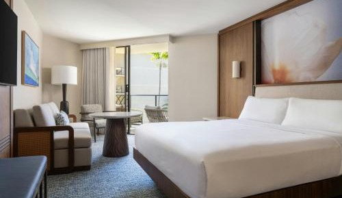 Resort Room, Guest room, 1 King bed, Balcony