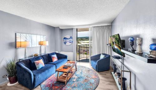 One-Bedroom Apartment with Balcony and Mountain View  