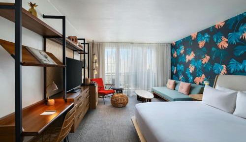 Nook Level King with Sofa Bed and Balcony