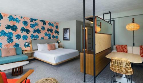 Corner Suite with King Bed, Twin Sofa Bed and Balcony