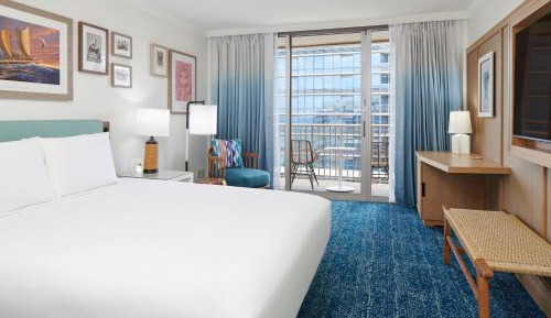 Club 1 Bedroom Resort View Suite 1 King Bed