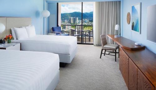 Queen Room with Two Queen Beds and Accessible Tub - Disability Access