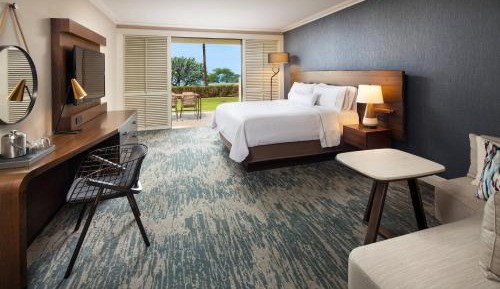 Guest room, 1 King, Partial ocean view, Balcony