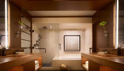 Ohana Ocean Front Suite with King Bed