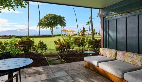 Deluxe Ocean Front Bungalow King