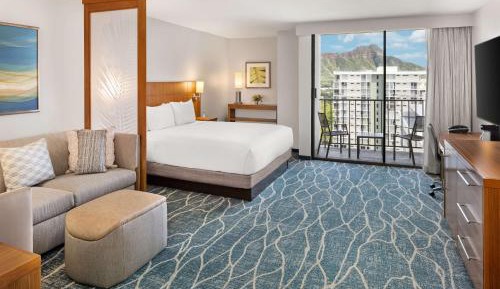 Specialty King Room with Sofa Bed and Mountain View