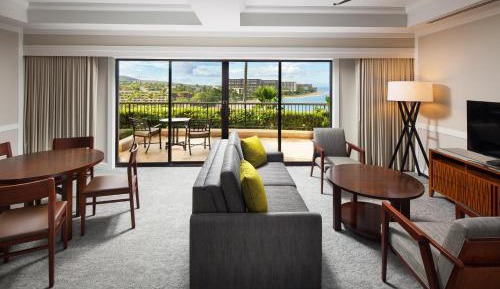 Deluxe Ocean Front Suite