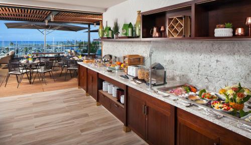 Oceanfront Club Floor - King