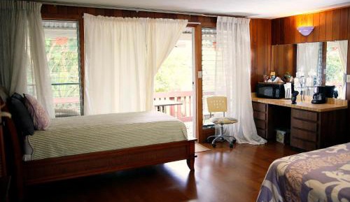 Family Studio with Air Conditioning and Private Bathroom