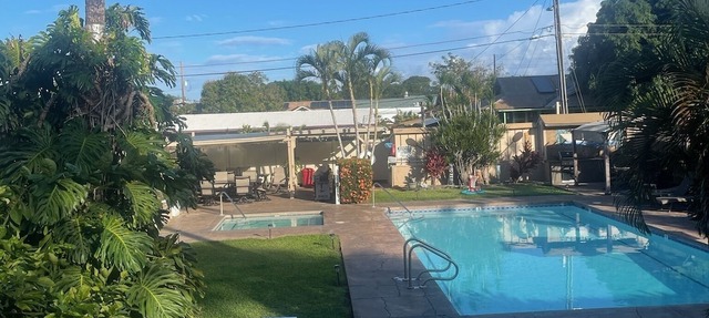 Lahaina 1 Block to Front St Shared 2 Bedroom Condo, 1 Private Bedroom For Guests