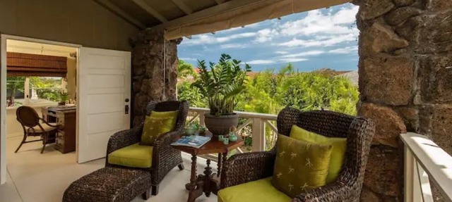 Elegant Hibiscus Manor, Private Saltwater Pool, AC, BBQ, Garage & EV Charger
