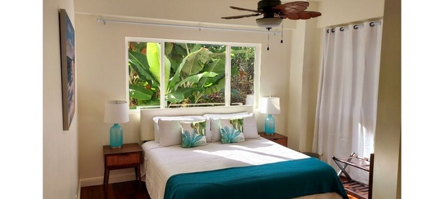 New Oceanfront! Fully equipped 1bed/1bath apt on the beach in Punaluu