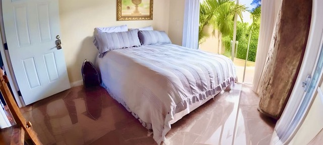 Private Estate with Waterfalls, Sauna, Ice bath, Jacuzzi, 24 acres of rainforest
