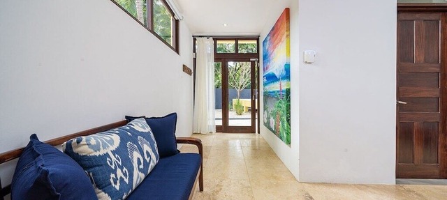 East Oahu Manor - Incredible Ocean Views from most rooms! AC