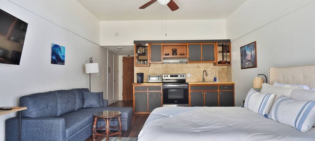 New! Downtown Hilo and Close to Airport