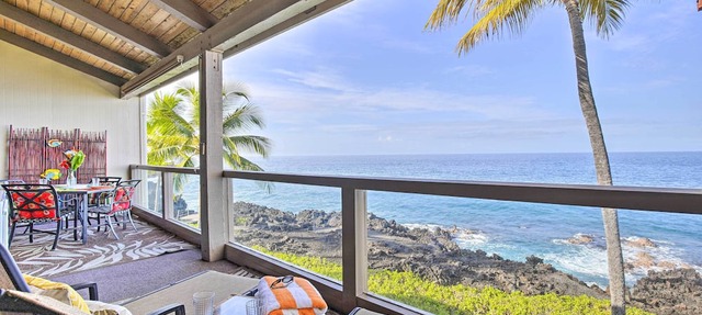 Airy Oceanfront Kailua-kona Gem w/Community Pool