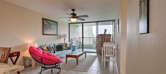 Hilo Condo w/Pool Steps From Carlsmith Beach Park
