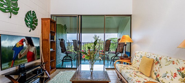 Monthly Rate Penthouse Condo at Oceanfront Hilo Beach