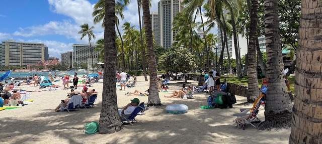 Comfortable 3bedr and 2 bath near Waikiki Beach & Resort Area.