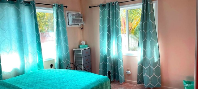 Comfortable 3bedr and 2 bath near Waikiki Beach & Resort Area.