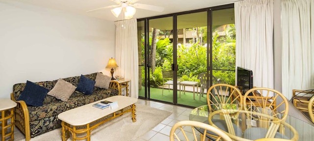 Paki Maui #118 1 Bedroom Condo by RedAwning