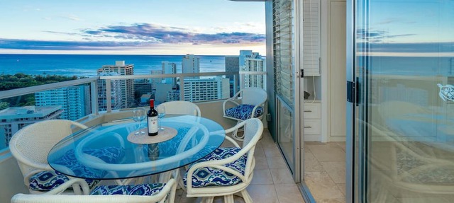 Ocean & Diamond Head Views Condo by Waikiki Beach at Diamond Head Vista
