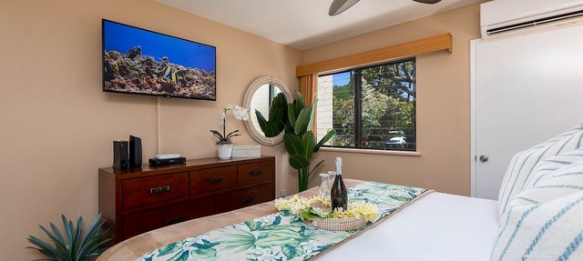 Napili Point B33 1 Bedroom Oceanfront Condo 1 Condo by RedAwning