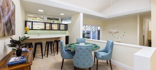 Beautiful 4bed room house by Diamond head (30 Nights Minimum Stay)