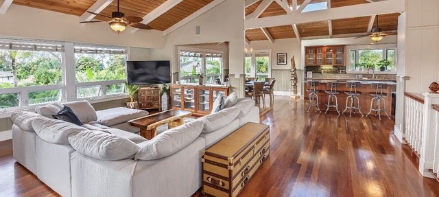 Pool/HotTub/Bikes 4000 SqFt with AC in all bedrooms!
