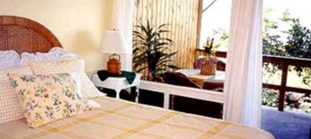 Hale-hoola B & B