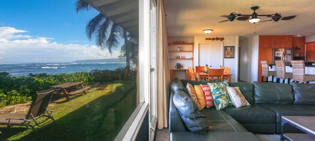 Breathtaking views at the private direct Beach/ocean front Pineapple Pad 30 nts