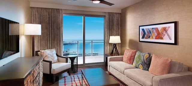 Hilton Grand Island Penthouse: 3BR,3BA, Ocean Views on Waikiki Beach, Luxurious!