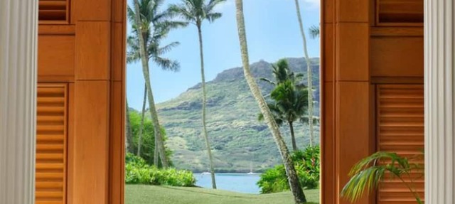 Beach Resort with Outdoor Pool & Dining by the Ocean | Oceanfront 1BR Suite