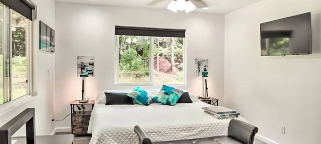 Luxury Hawaii Getaway: Close To Beach & Ocean 3 Bedroom Home by RedAwning