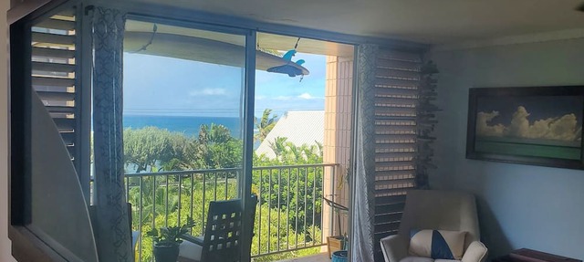 North Shore Ocean and Mountain Views Steps to Aweoweo Beach Park Pet friendly