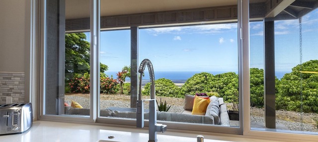 Impressive and Secluded 4 BDR Big Island Estate with Ocean Views
