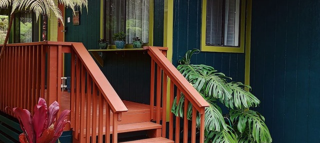 The Jungalow is a charming renovated bungalow minutes from Volcano National Park