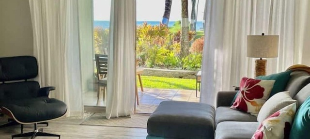 Rainbow Retreat - Ocean Front - Molokai - Peaceful