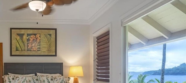 Beachfront Escape w/Old Hawai'i Feeling - Fall Asleep Listening to the Waves