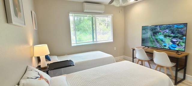 Air Conditioned 2 Bedrooms 1 Bath Apartment, fine decorated, Free Laundry in HPP