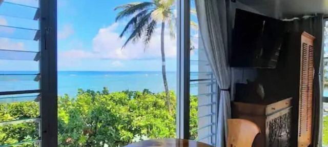 Breezy Beachfront Getaway w180 degree Oceanview