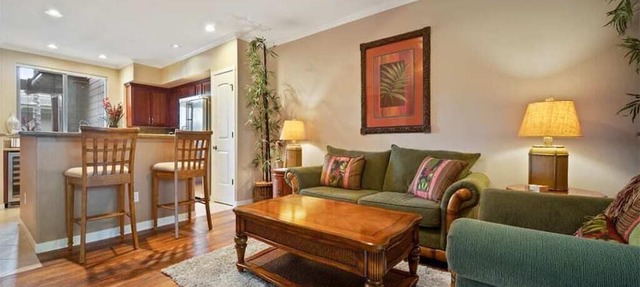 Hawaiian-Style Garden View 2-Br Villa, Ground Floor AC Kitchen & Beach Club Pass