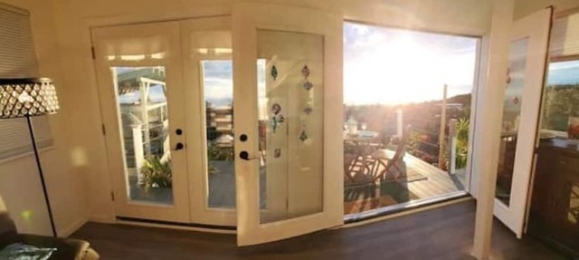 Mongoose Manor- Modern guesthouse/amazing views