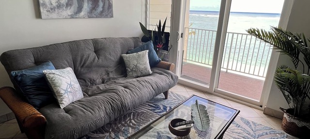 Oceanfront condo off the beaten path! MIN 30 DAYS