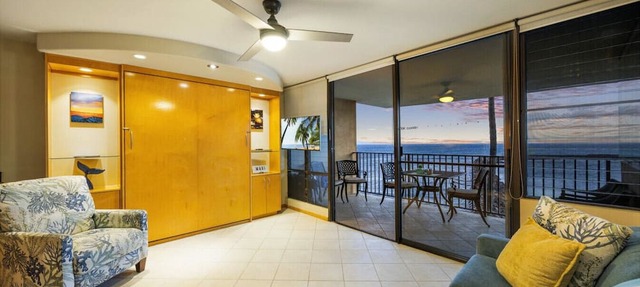 Simply Amazing Oceanfront Condo! Milowai 310