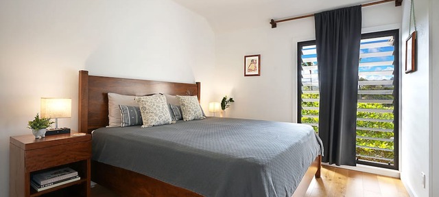 Renovation Complete! One Bedroom, Direct Ocean front -Everything inside is New!