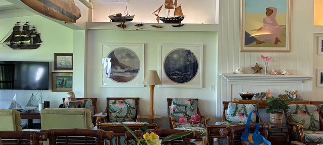 Huge 6 br/6 ba Beachfront, for big groups,A.C. accessible, in relaxed old Hawaii